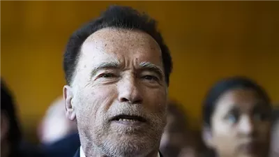 أبرزهم أرنولد وإيلون ماسك.. مشاهير غيروا ولاءهم في الانتخابات الأمريكية 2024