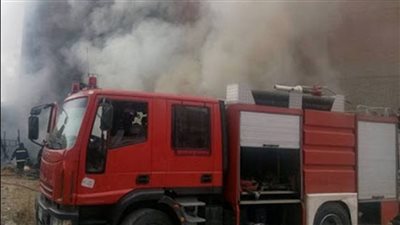 السيطرة على حريق بأحد المصانع بمدينة سوهاج الجديدة