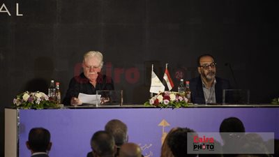 منها قصر الشوق والحرام.. حسين فهمي يكشف قائمة الأفلام المُرممة في الدورة 45 لمهرجان القاهرة السينمائي