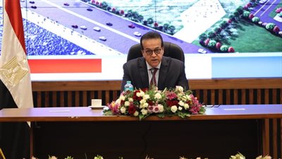 وزير الصحة: 330 مليار جنيه قيمة مبيعات سوق الدواء بمصر.. ونتطلع لسرعة توطين أدوية الأورام