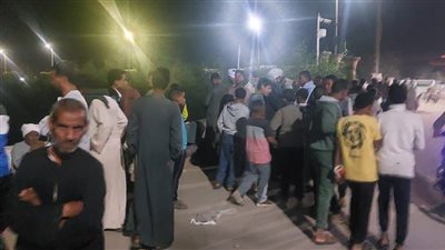 وقع من فوق الكوبري.. محاولات لانتشال جثمان مسن غرق في ترعة بالأقصر| صور