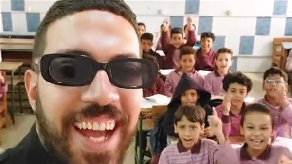 جانب من الفيديو 