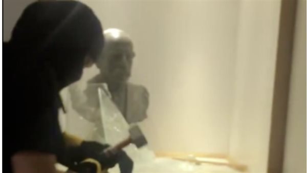 مشهد من المقطع المصور