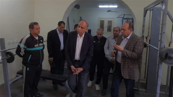 محافظ المنيا خلال