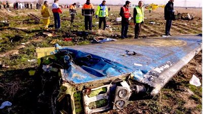 مقتل جنرال بالحرس الثوري الإيراني وطيار بعد تحطم طائرتهما جنوبي البلاد 