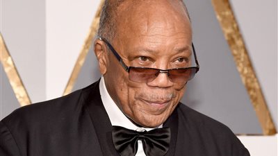 رحيل أسطورة الموسيقى الأمريكية كوينسي جونز عن عمر 91 عامًا