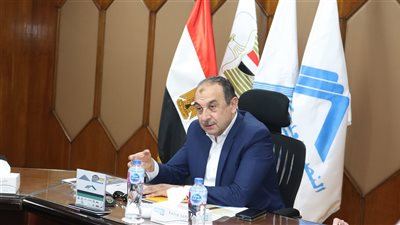 وزير قطاع الأعمال يتابع تنفيذ خطط العمل وموقف مشروعات شركات المقاولات والتطوير العقاري التابعة