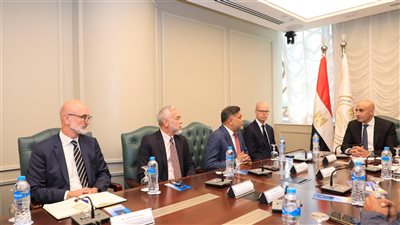 وزير التعليم يستعرض مع مسئولي هيئة البكالوريا الدولية فرص التعاون المشترك