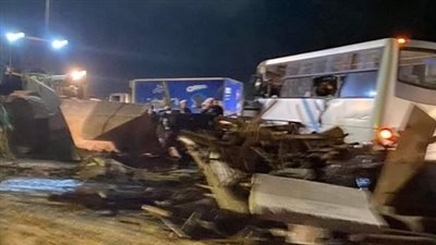 إصابة 13 شخصًا إثر تصادم أتوبيس وتريلا على طريق برج العرب بالإسكندرية | بث مباشر