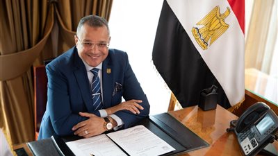 على هامش معرض لندن السياحي.. محافظ جنوب سيناء يبدأ سلسلة لقاءات مع المسؤولين لعرض فرص الاستثمار بالمحافظة