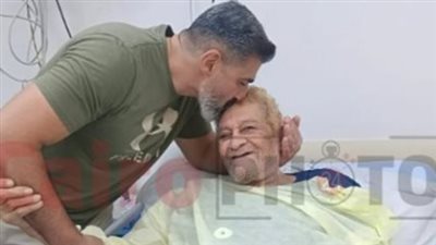 للمرة الثانية.. ياسر جلال يلبي طلب صالح العويل بزيارته داخل المستشفى| بث مباشر 