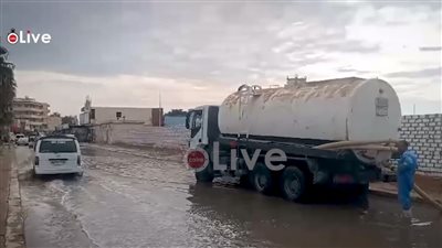 سقوط أمطار متفاوتة الشدة في الإسكندرية ومطروح| بث مباشر