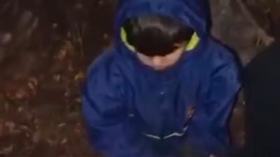 بعد قتله لابنته.. لبنانيون يعثرون على صغير سوري قيده والده في شجرة بإحدى الغابات