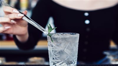 هوتشوكليت وليمون.. مشروبات تزيد التهاب الحلق لا تشمل المثلجات