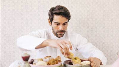 دراسة تكشف وجود ارتباطات عاطفية بين الدماغ والمعدة