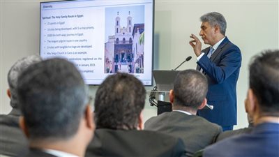 وزير السياحة: 77 رحلة طيران تصل إلى مصر أسبوعيًا من مختلف مدن المملكة المتحدة