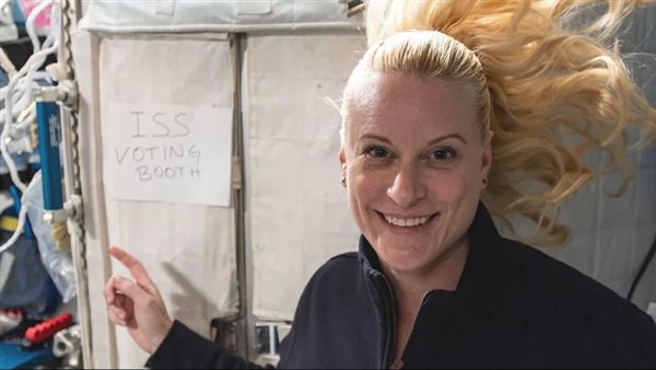 تصويت رواد الفضاء