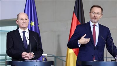 المستشار الألماني يقيل وزير المالية ويدعو لتصويت برلماني على الثقة في الحكومة