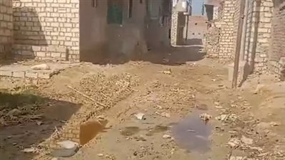 أهالي قرية الخمسين بالفيوم يستغيثون من مياه الصرف الصحي: بيوتنا غرقت| بث مباشر 