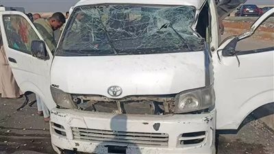 مصرع شخص وإصابة 5 في انقلاب ميكروباص بالمنيا