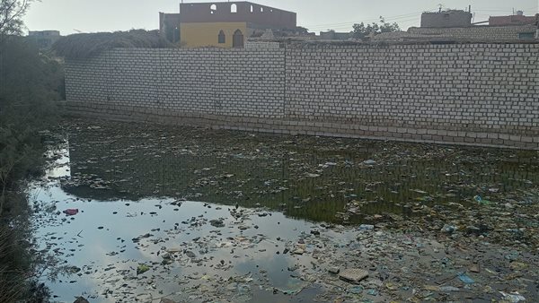 مياه الصرف غرقت البيوت..