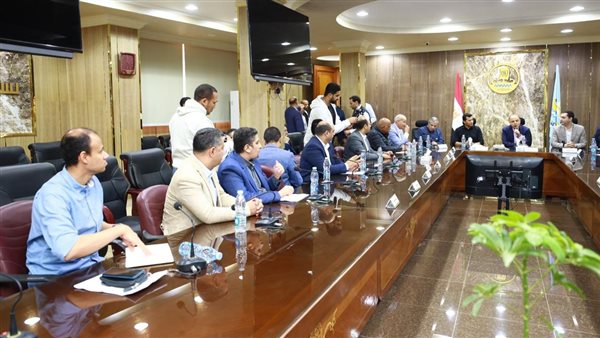 وزير الشباب ومحافظ