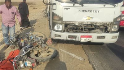 مصرع وإصابة شقيقين في حادث تصادم بين شاحنة ودراجة نارية في سوهاج