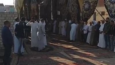 مات خلال صلاة الفجر.. بدء تلقي عزاء مسن تبرع بمسجد في البحيرة | بث مباشر