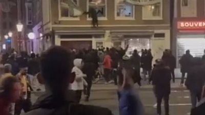حرقوا علم فلسطين.. اعتداءات على مشجعي فريق مكابي تل أبيب في أمستردام| بث مباشر