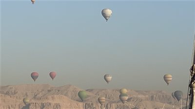 75 رحلة بالون طائر تزين سماء الأقصر بـ 1800 سائح