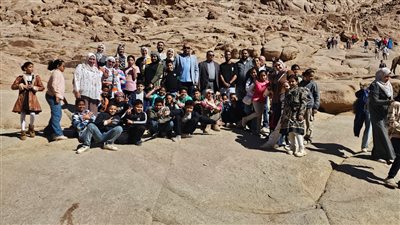 مقدسات دينية وتاريخية.. إقبال طلاب المدارس اليابانية بطور سيناء على زيارة معالم دير سانت كاترين| صور