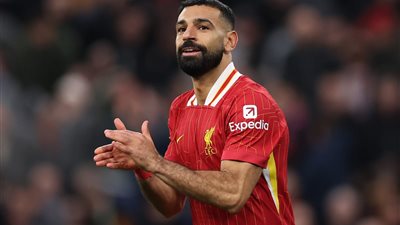 محمد صلاح يهدد رقم هنري التاريخي بالدوري الإنجليزي خلال مواجهة أستون فيلا