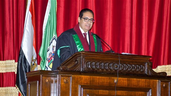 رئيس جامعة القاهرة