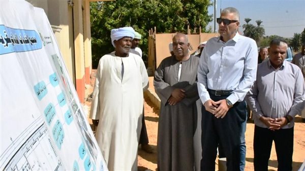 محافظ أسوان