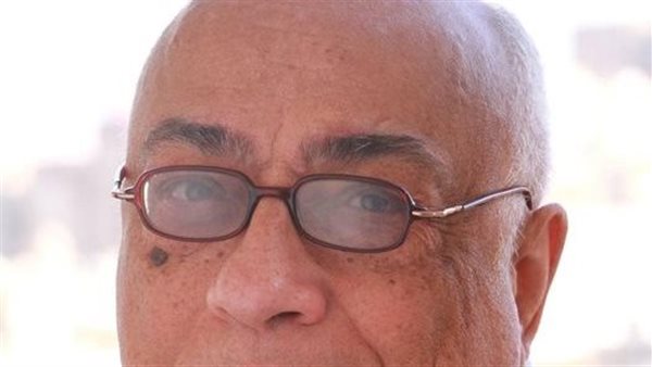  الدكتور أحمد الأهواني