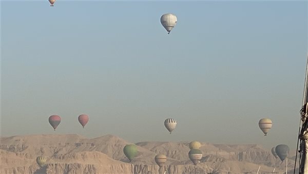 البالون الطائر بالأقصر