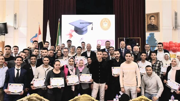 جانب من فعاليات التخرج