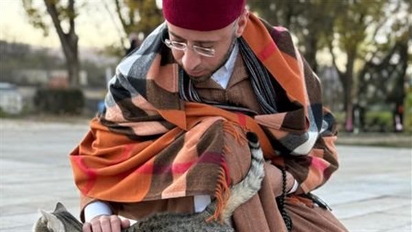 أسامة الأزهري يداعب