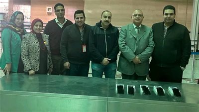 وضعها في كيس داخل دورة المياه.. جمارك مطار أسيوط الدولي تضبط محاولة تهريب 5 هواتف آيفون 15