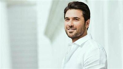 أحمد عز: اتعلمت من عادل إمام إزاي أخاطب شباك التذاكر.. ومسؤليتنا الارتقاء بالذوق العام