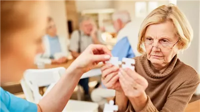 تناول هذه الوجبة الخفيفة يوميًا يقلل من خطر الإصابة بالخرف.. تعرف عليها