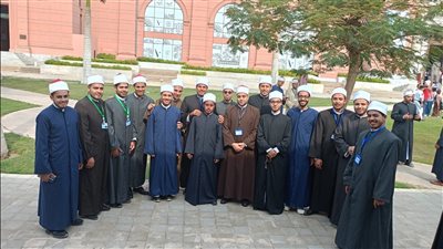 أئمة الأوقاف المتدربين ببرنامج قادة فكر في زيارة للمتحف المصري بالتحرير | صور 