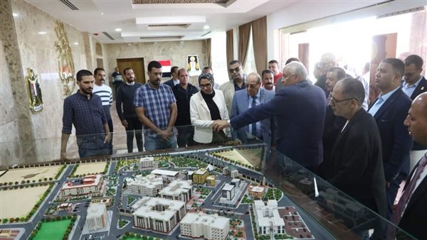 جانب من لقاء محافظ