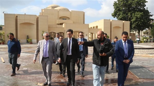  وزير الثقافة في