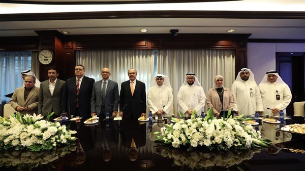 خلال مراسم التوقيع