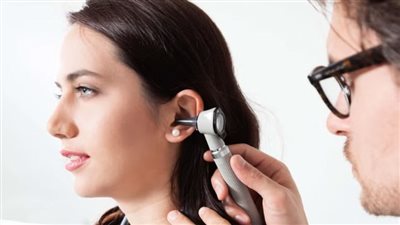 علامات تشير إلى وجود ضعف في السمع.. تعرف عليها 
