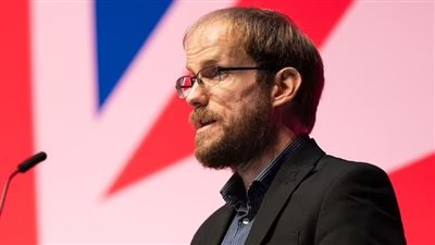 لتفعيل قانون الموت الرحيم.. بريطاني في حالة حرجة يطالب المسؤولين بمنحه خيار إنهاء حياته