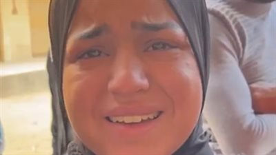 بكاء زوجة شاب لقي مصرعه في مشاجرة أمام قاعة أفراح بالإسكندرية: ابني اتيتم قبل ما يجي الدنيا | بث مباشر