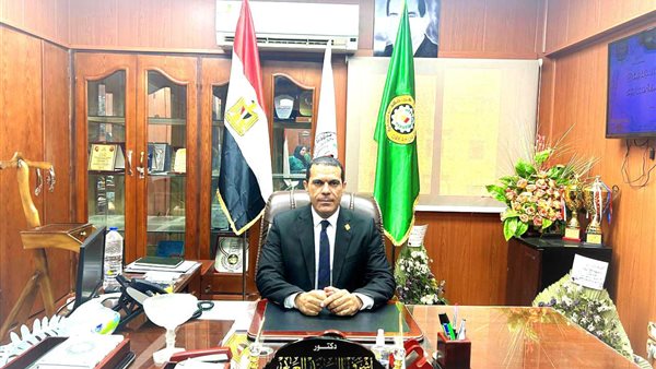 الدكتور أشرف العربي