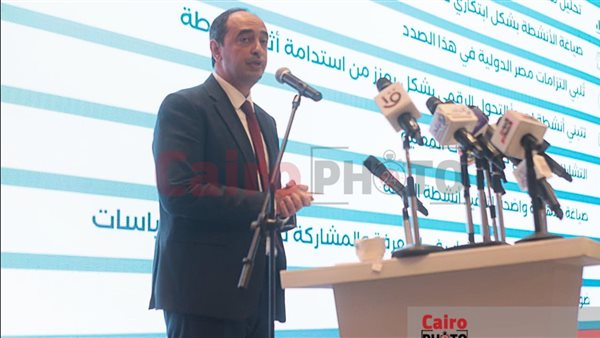 الدكتور عمرو عثمان،